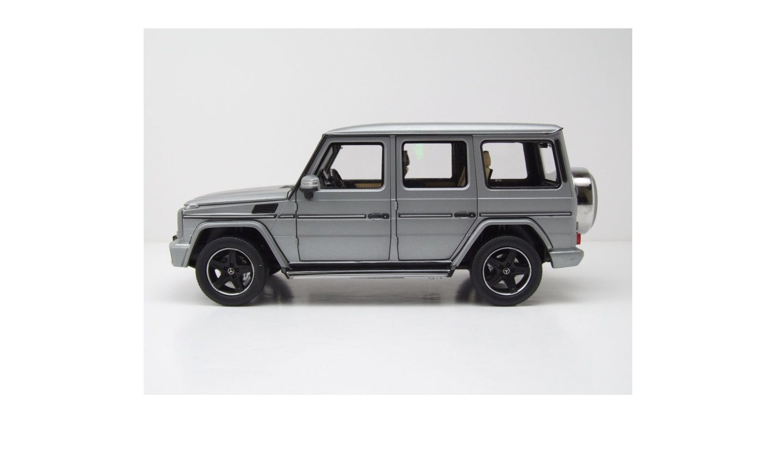 1/18 iScale Mercedes G-Klasse W463 Designo 2015 matt silber