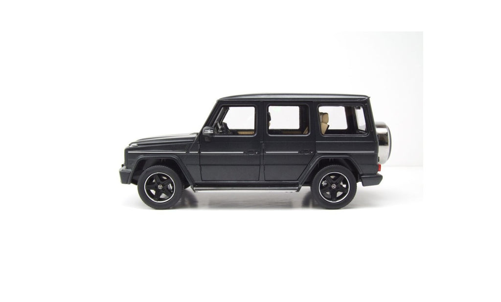 1/18 iScale Mercedes G-Klasse W463 Designo 2015 matt schwarz