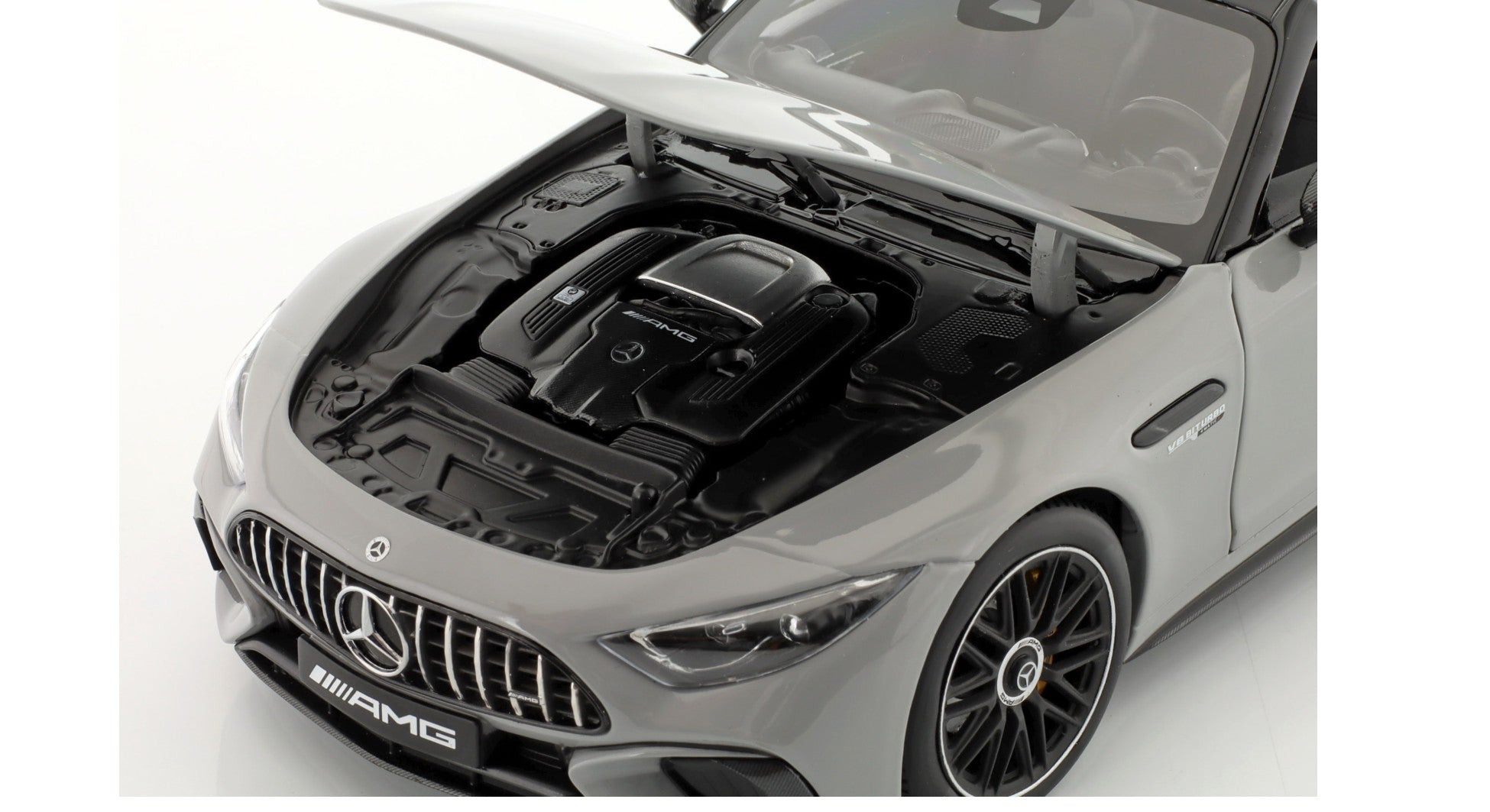 1/18 iScale Mercedes Benz SL63 AMG 4Matic Grau 2021