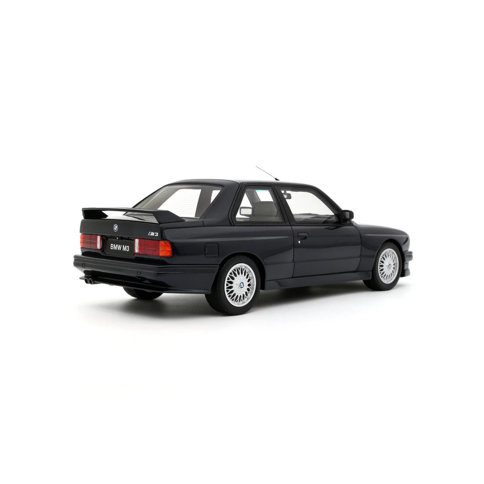 1/18 OttoMobile BMW (E30) M3 Europameister Macau Bleu Metallic 1988