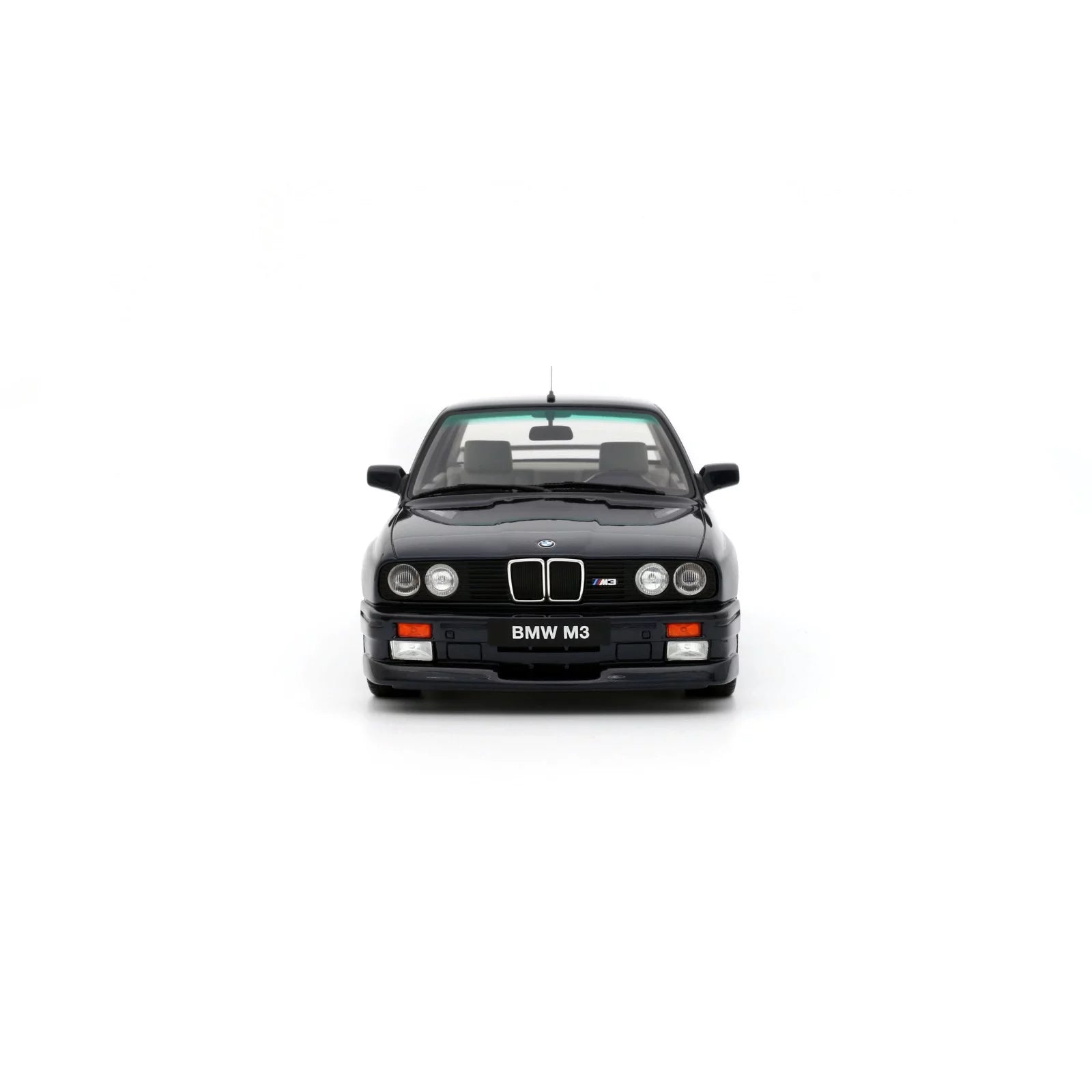 1/18 OttoMobile BMW (E30) M3 Europameister Macau Bleu Metallic 1988