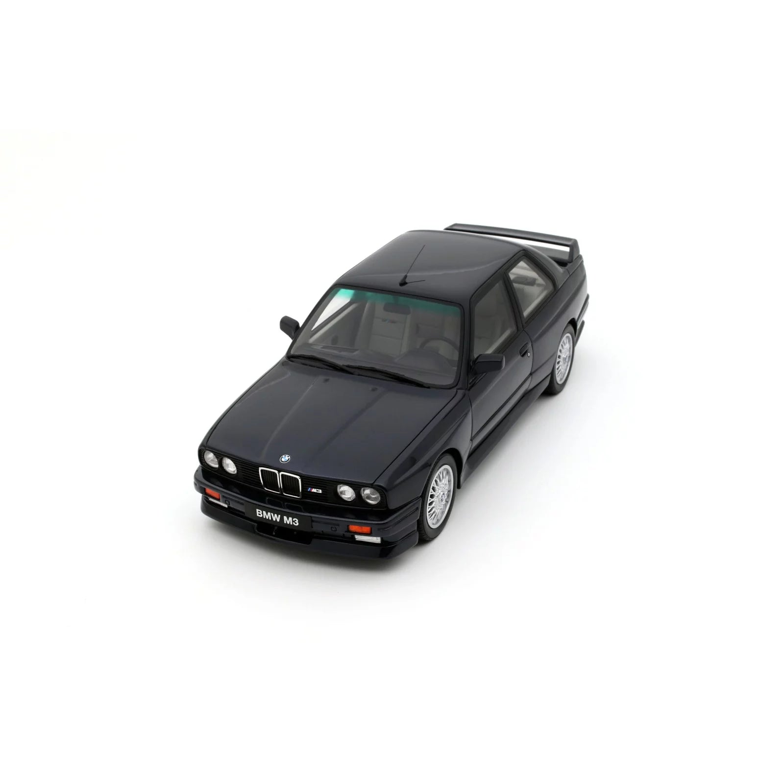 1/18 OttoMobile BMW (E30) M3 Europameister Macau Bleu Metallic 1988