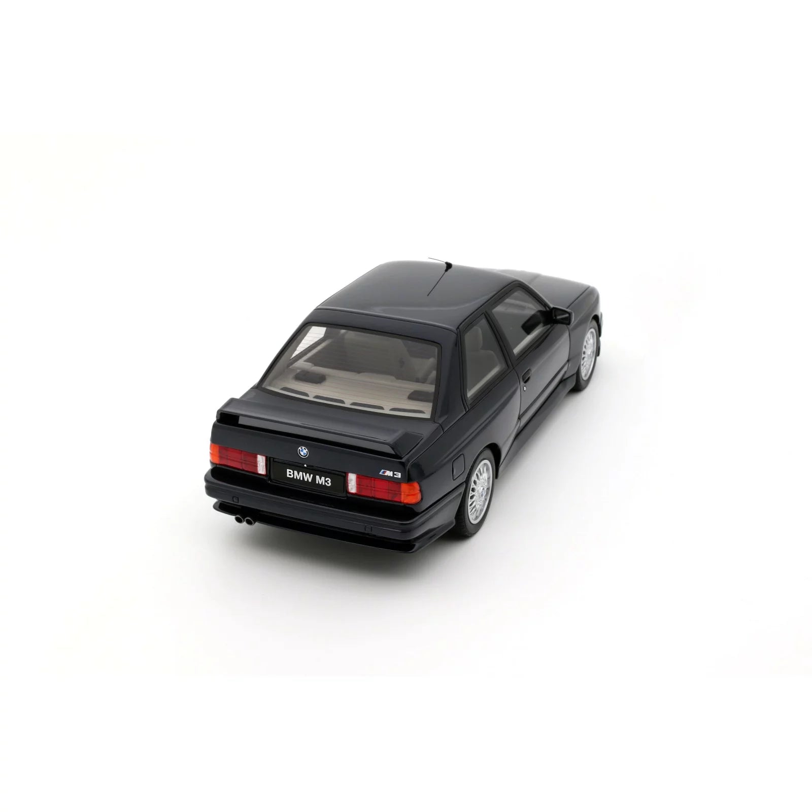 1/18 OttoMobile BMW (E30) M3 Europameister Macau Bleu Metallic 1988