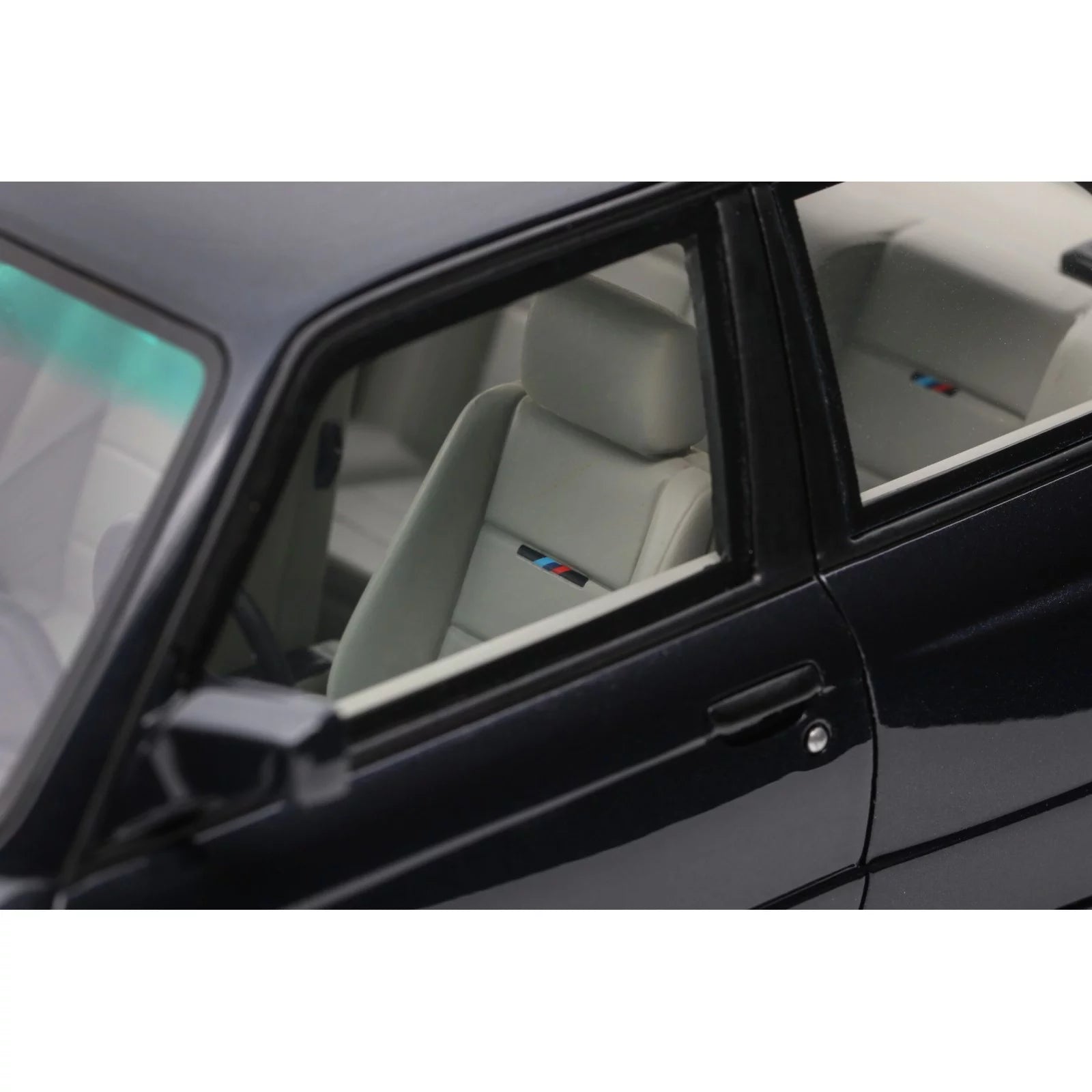 1/18 OttoMobile BMW (E30) M3 Europameister Macau Bleu Metallic 1988