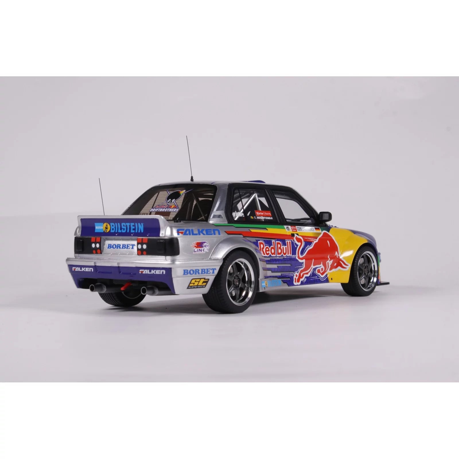 1/18 OttoMobile BMW E30 V8 Drift 2023 (Vorbestellung)