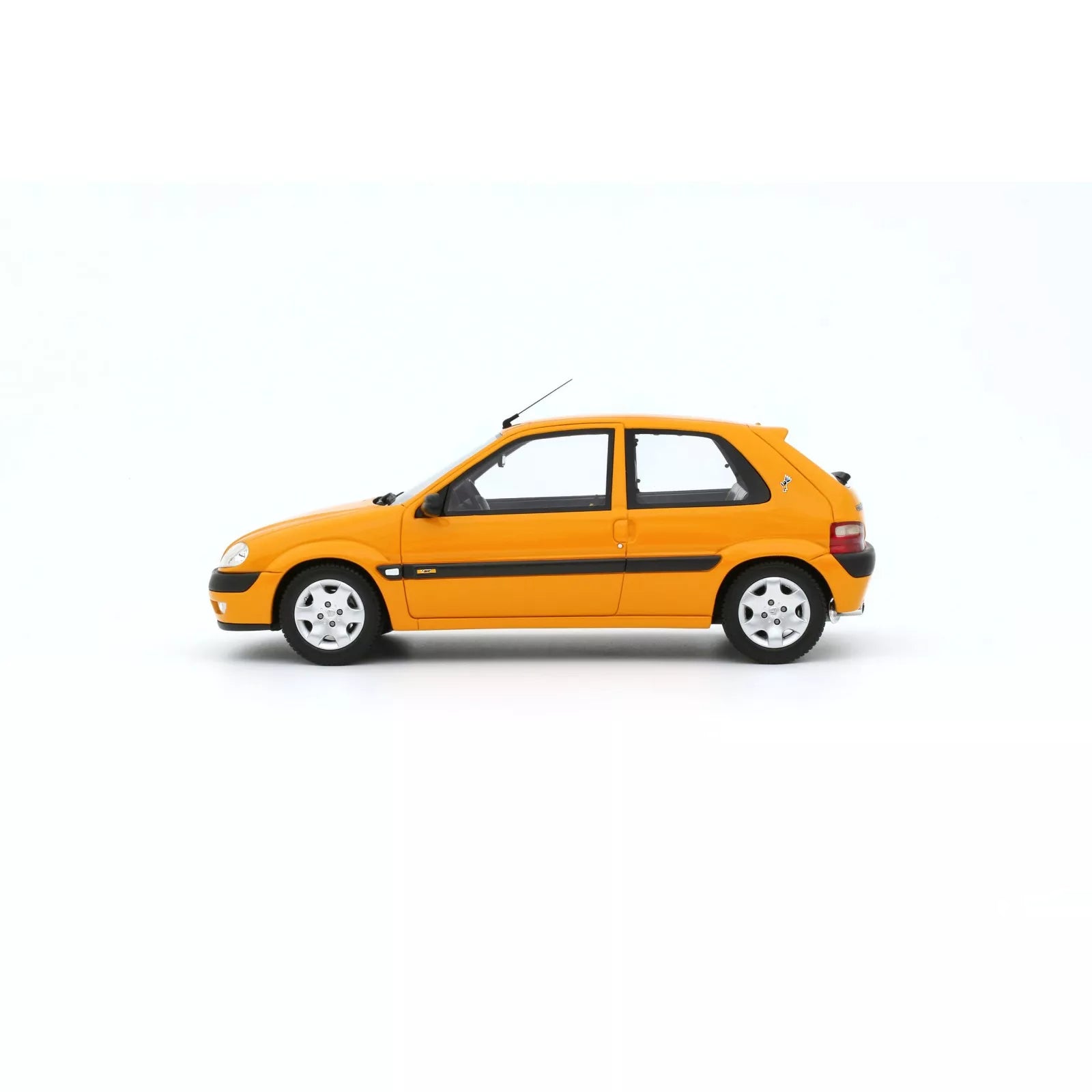 1/18 OttoMobile Citroën Saxo 1.4 BIC Phase 2 Orange Mango 2000
