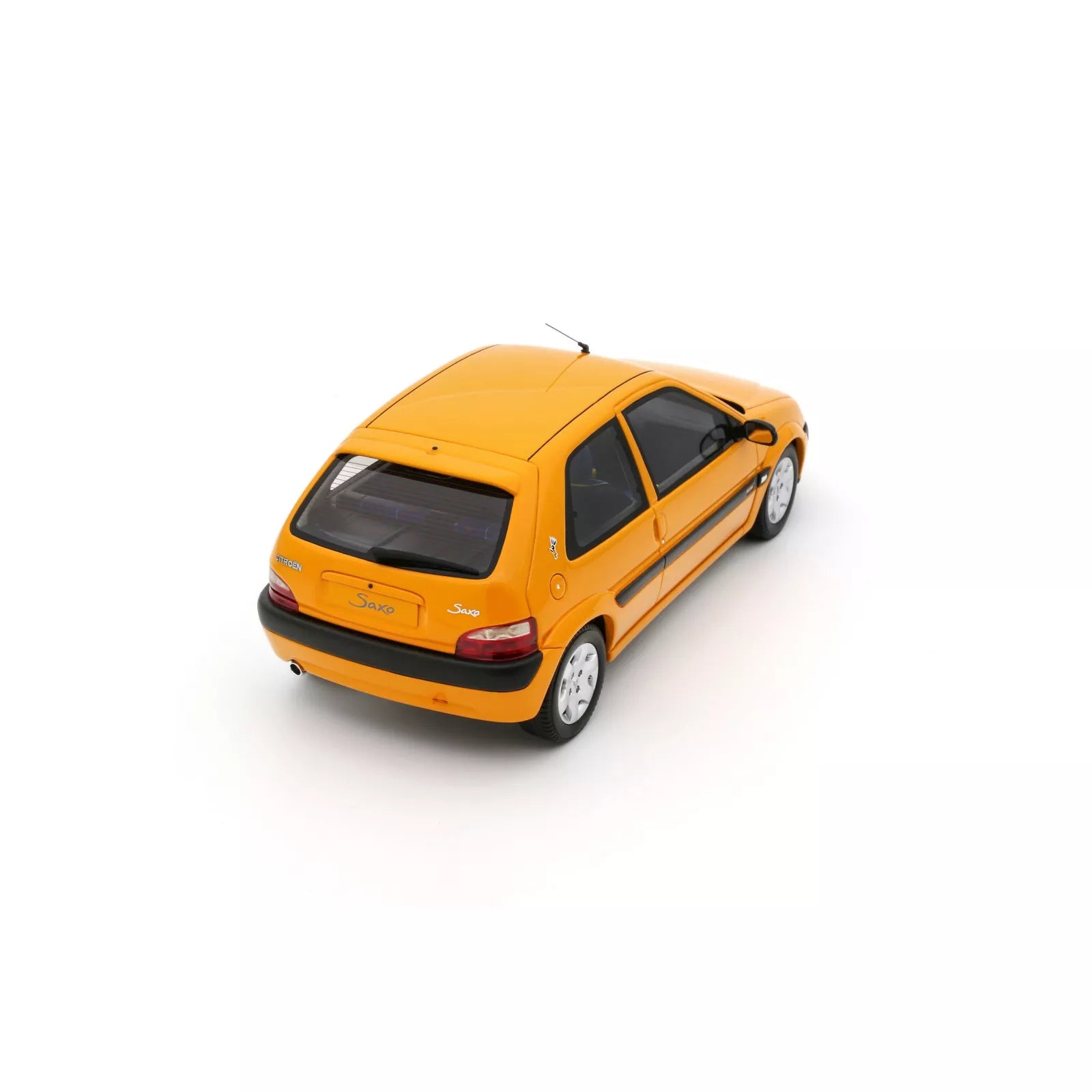 1/18 OttoMobile Citroën Saxo 1.4 BIC Phase 2 Orange Mango 2000