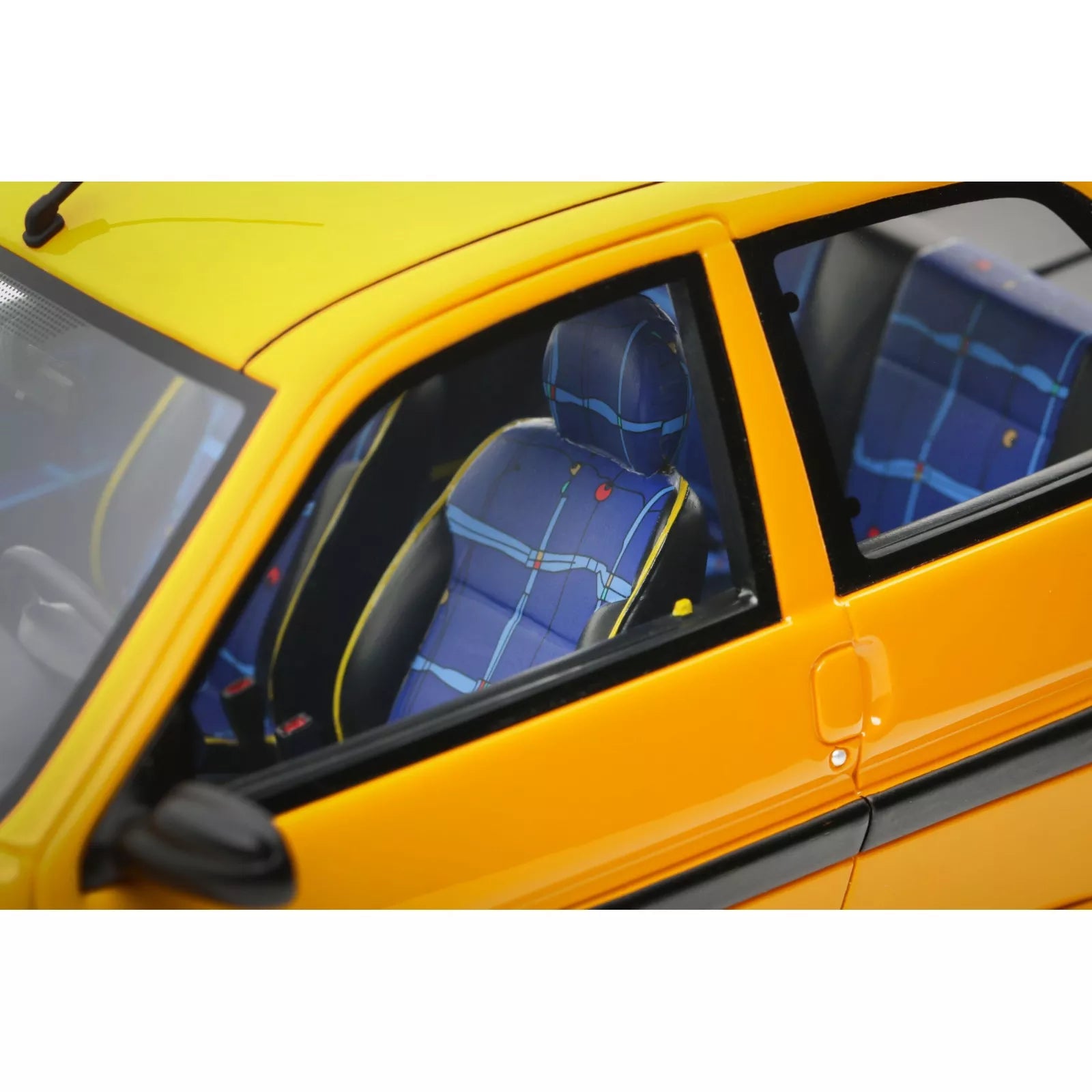 1/18 OttoMobile Citroën Saxo 1.4 BIC Phase 2 Orange Mango 2000