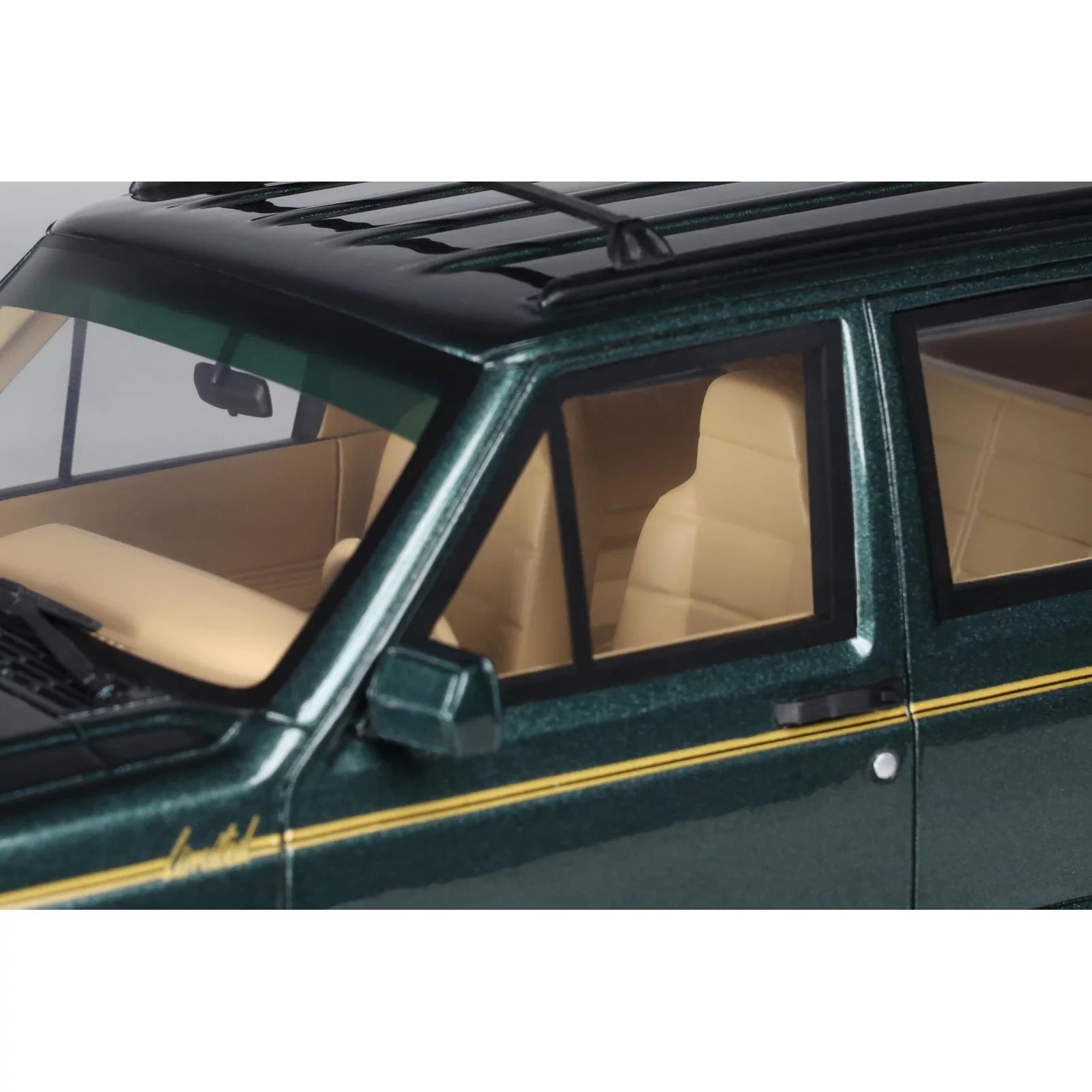 1/18 OttoMobile Jeep Cherokee XJ Limited Hunter Green 1995