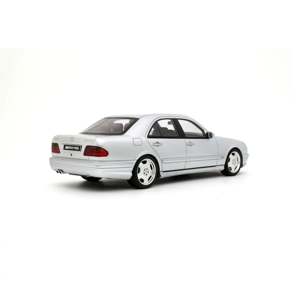 1/18 OttoMobile Mercedes-Benz E55 AMG W210 Brilliant Silver 744 2001