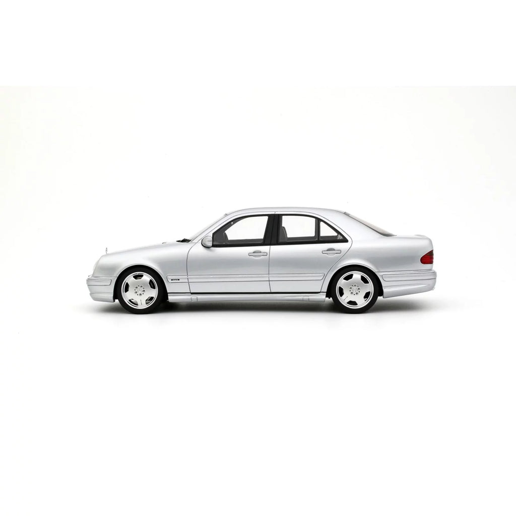 1/18 OttoMobile Mercedes-Benz E55 AMG W210 Brilliant Silver 744 2001