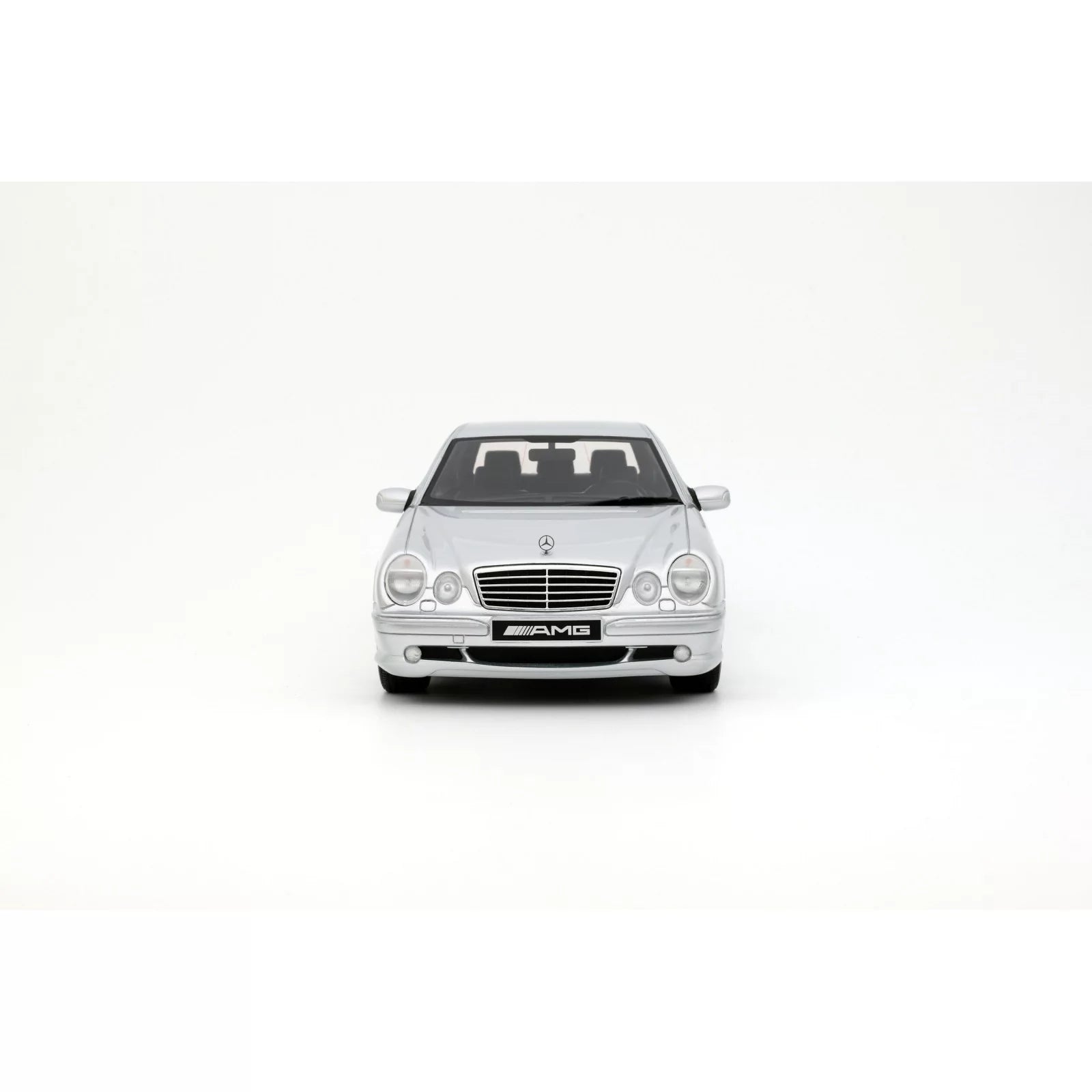 1/18 OttoMobile Mercedes-Benz E55 AMG W210 Brilliant Silver 744 2001