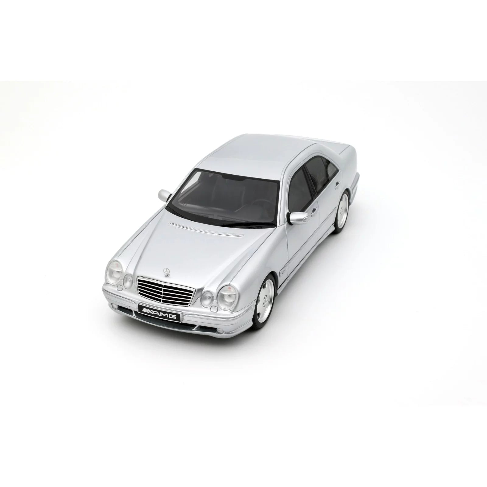 1/18 OttoMobile Mercedes-Benz E55 AMG W210 Brilliant Silver 744 2001