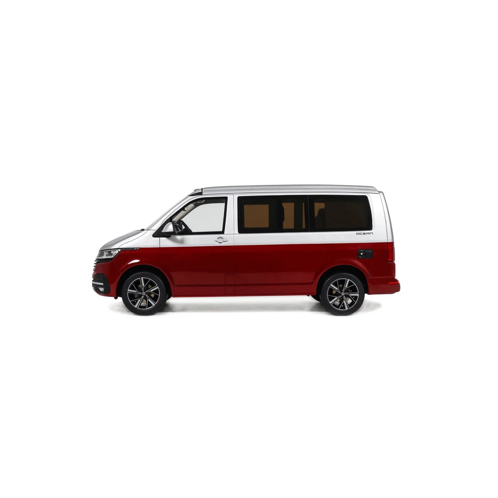 1/18 OttoMobile Volkswagen T6.1 California Ocean Fortana Red / Reflex Silver 2021 (Vorbestellung)