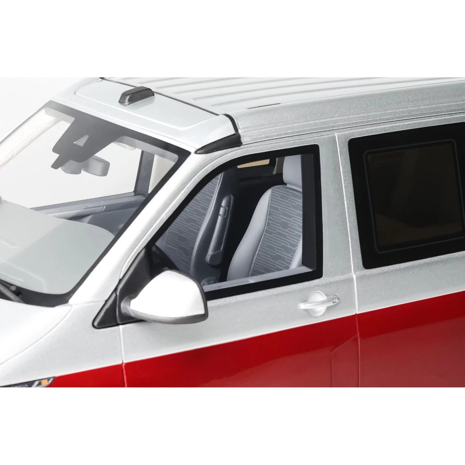 1/18 OttoMobile Volkswagen T6.1 California Ocean Fortana Red / Reflex Silver 2021 (Vorbestellung)