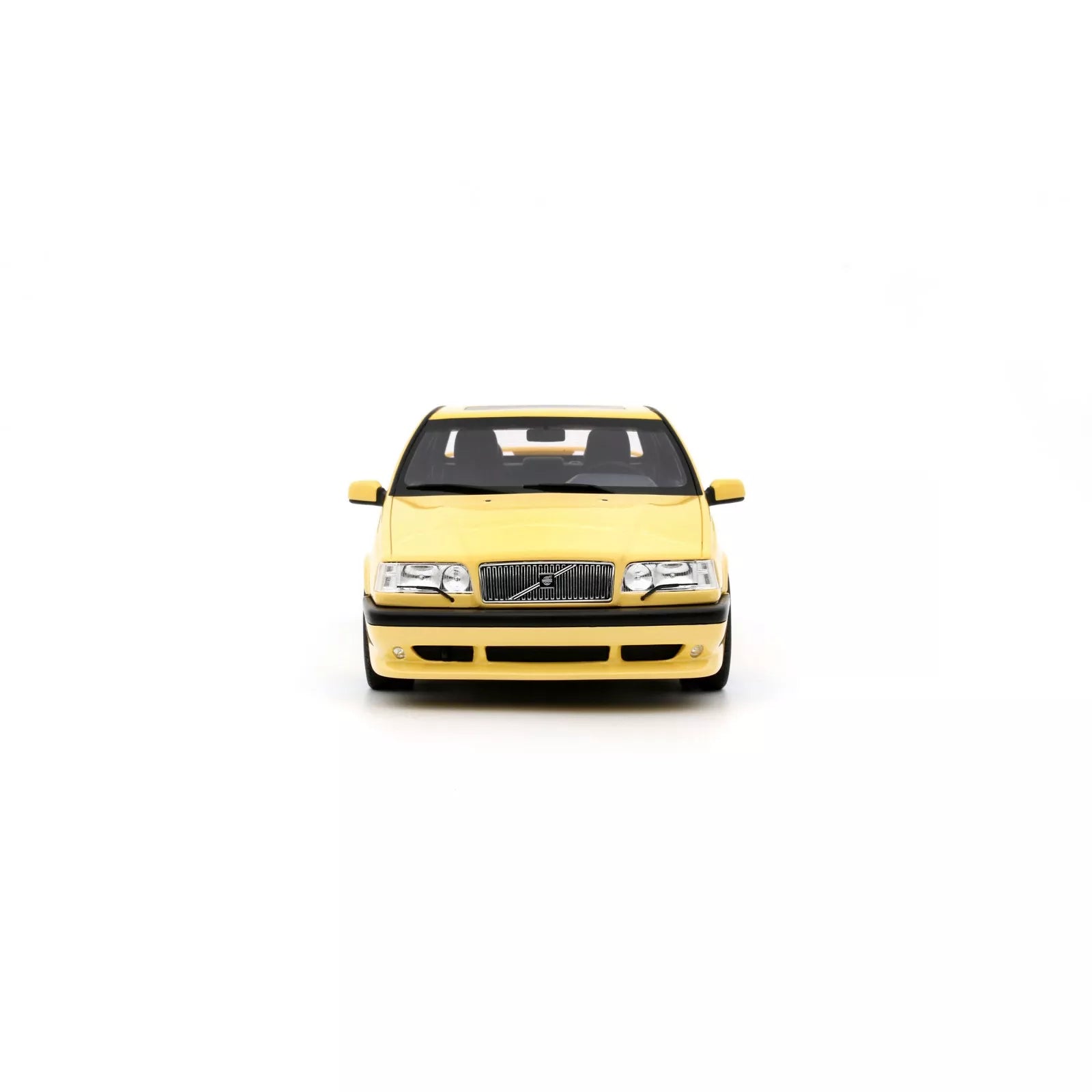 1/18 OttoMobile Volvo 850 T-5R Cream Yellow 1996