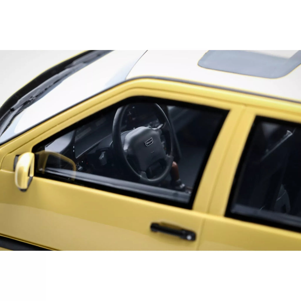 1/18 OttoMobile Volvo 850 T-5R Cream Yellow 1996